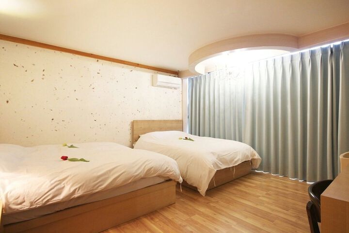 Room 15 of 39