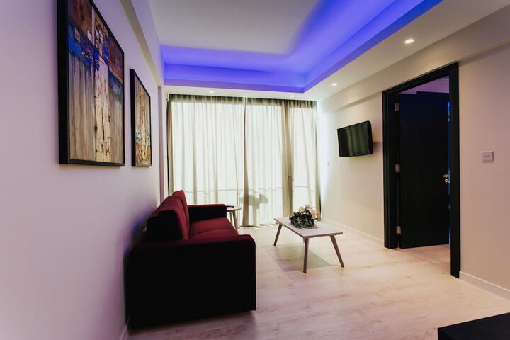 Room 8 of 40