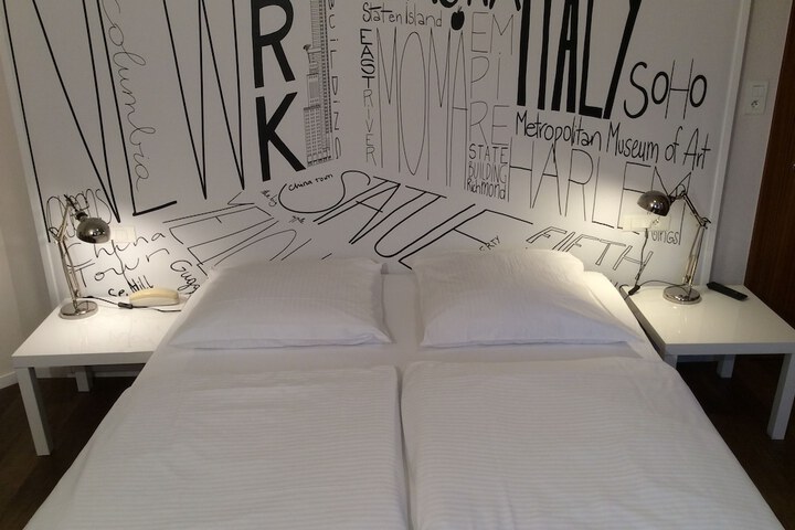 Room 35 of 61