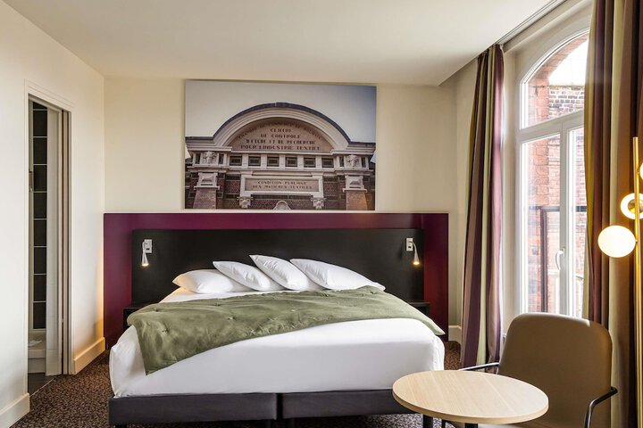 Room 25 of 81