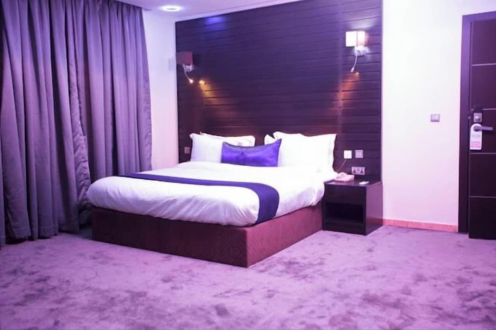 Room 3 of 40