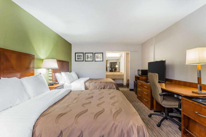 2 Double Beds (16 of 16)