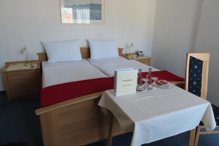 Room 11 of 42