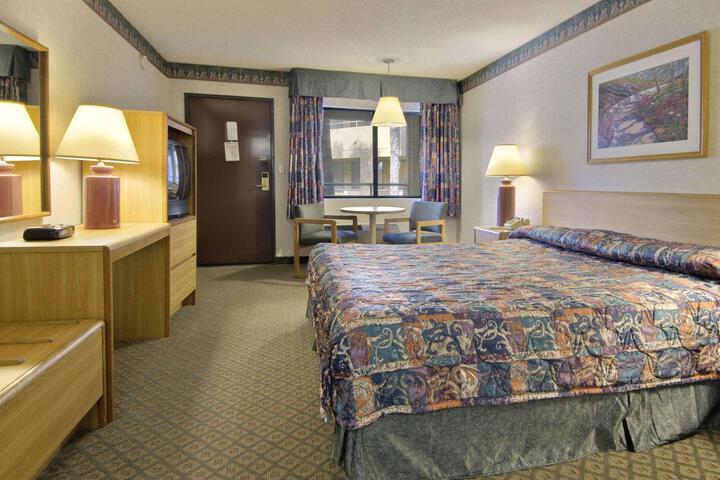 1 King Bed Mobility Accessible (4 of 7)