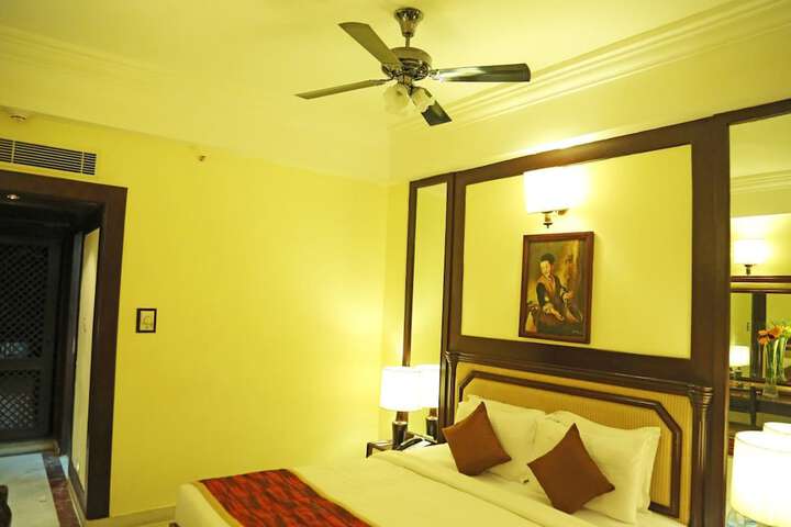 Room 16 of 42