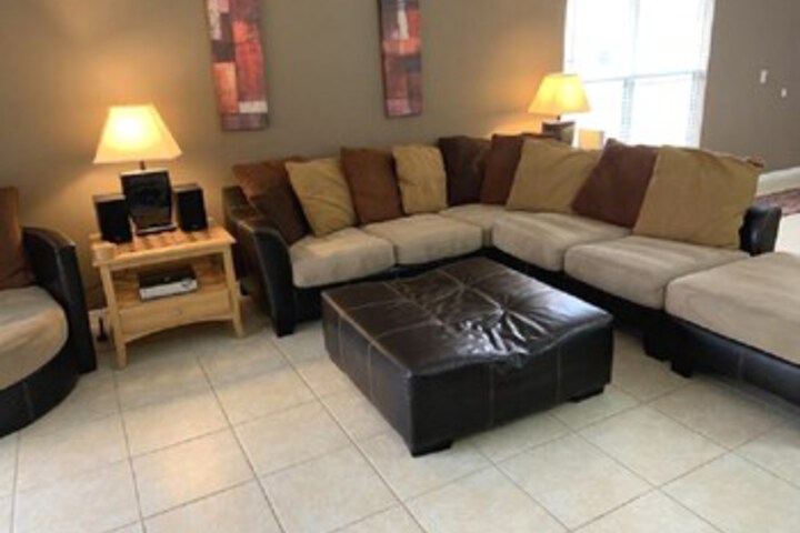 Room 10 of 27