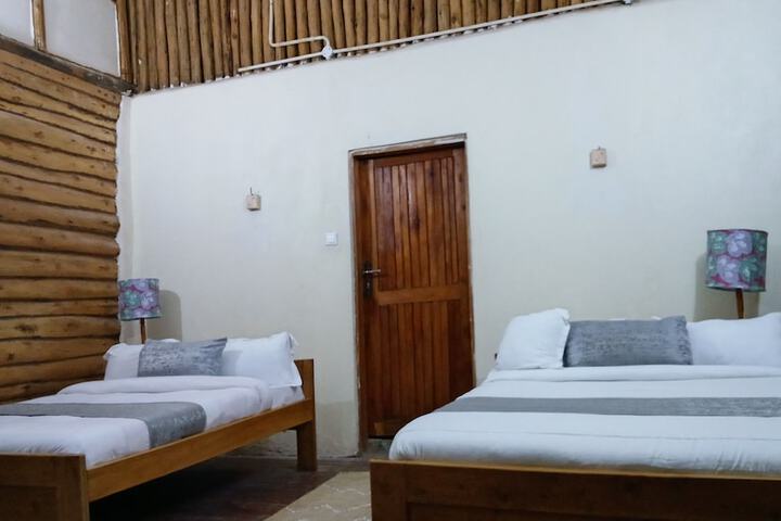 Room 13 of 76