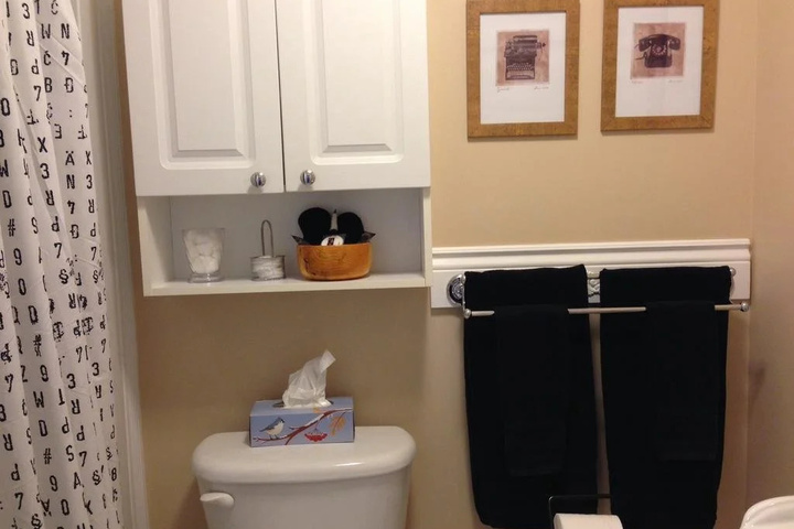 Room 8 of 13