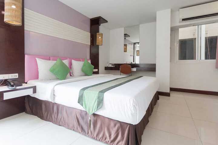 Room 6 of 37