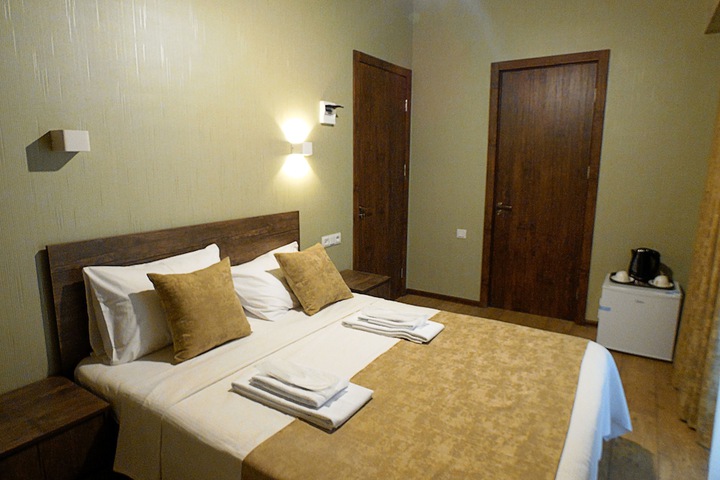 Room 11 of 20