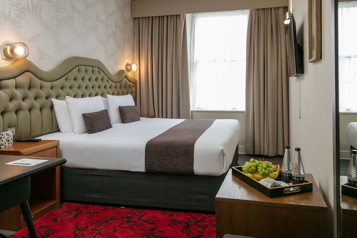 Room 3 of 18