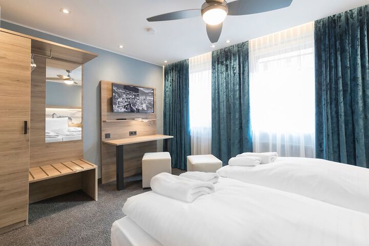 Room 8 of 30