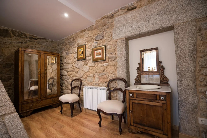 Room 5 of 19