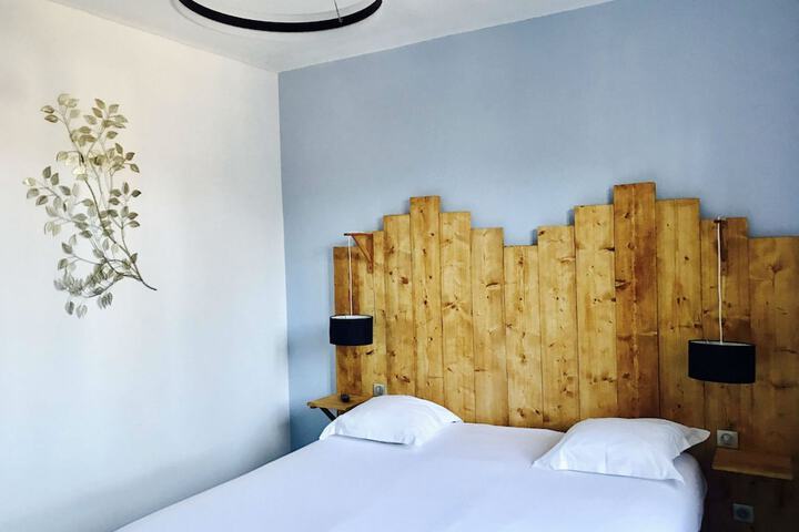 Room 3 of 63