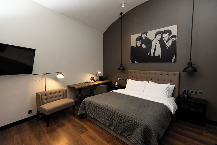 Room 19 of 77