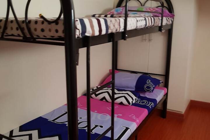 Room 8 of 25