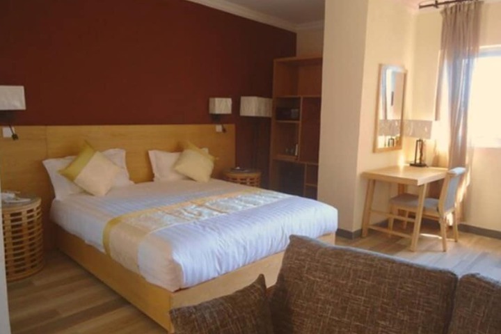 Room 18 of 25