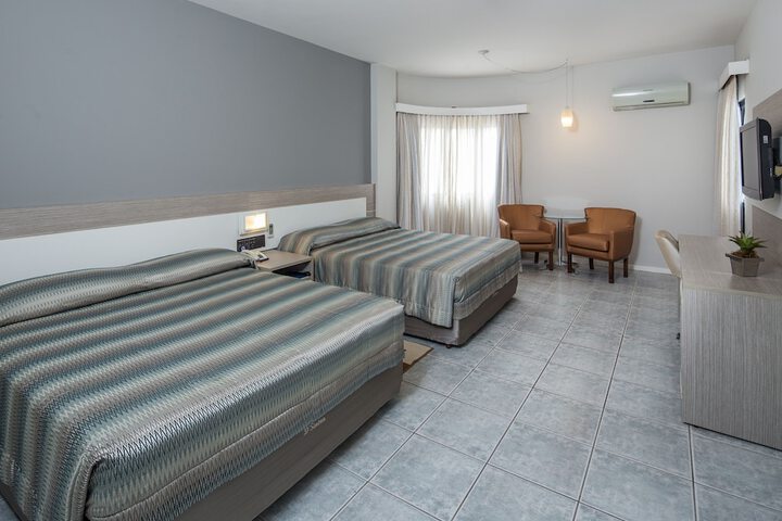 Room 10 of 34