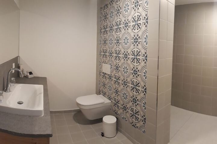 Room 20 of 32