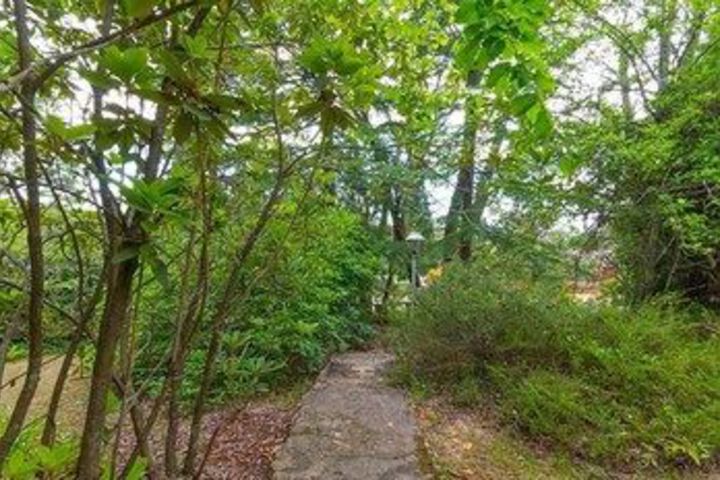 Hotel Exterior 4 of 13