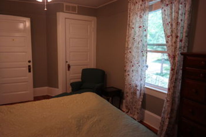 Room 19 of 38