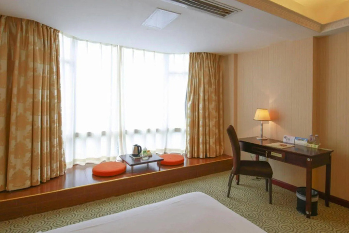 Room 3 of 45