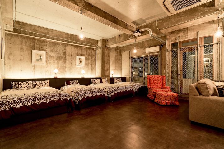 Room 17 of 78