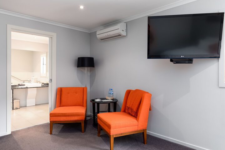 Room 8 of 48