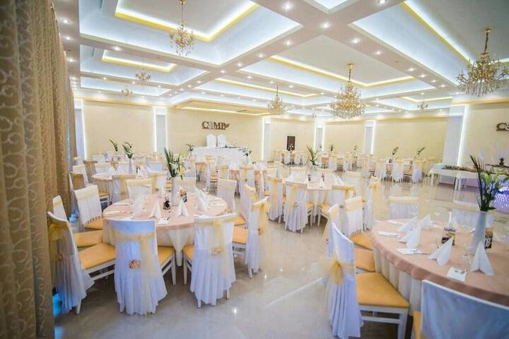 Ballroom/Hall 28 of 50