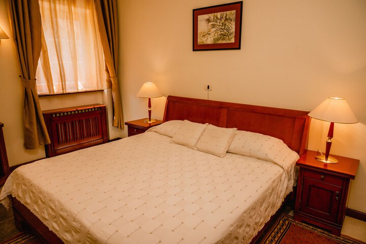 Room 6 of 36