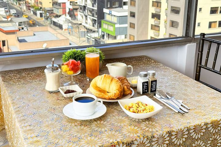Breakfast/Coffee Service 28 of 32
