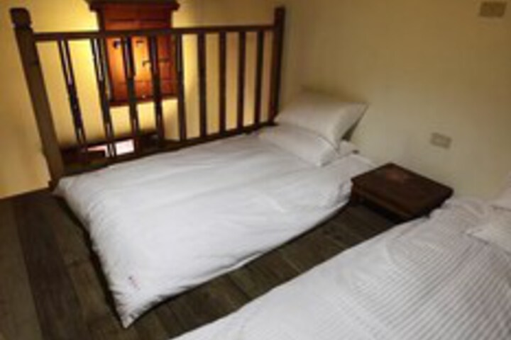 Room 16 of 20
