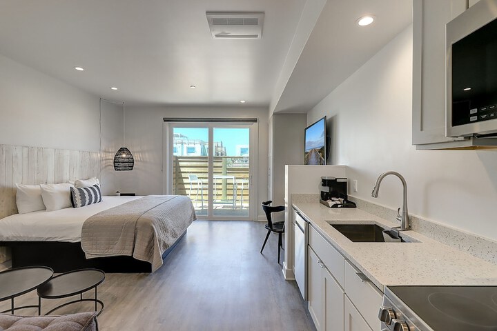 Room 63 of 132