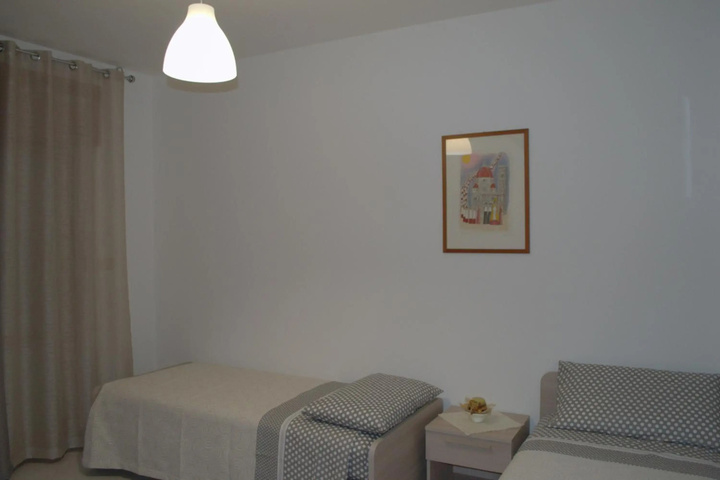 Room 3 of 10