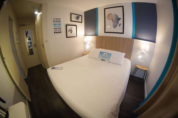 Room 11 of 66