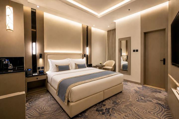Room 13 of 32