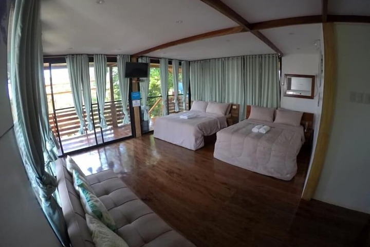 Room 6 of 50