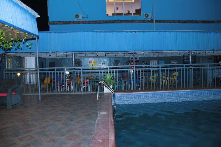 Pool 32 of 58