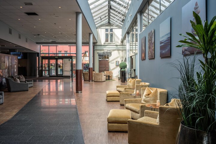 Lobby Entry