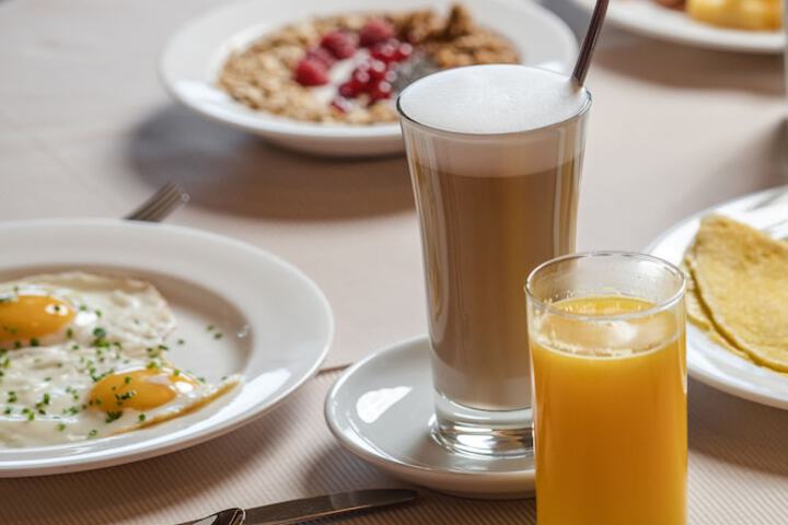 Breakfast/Coffee Service 121 of 154