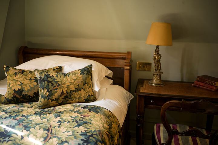 Room 42 of 90
