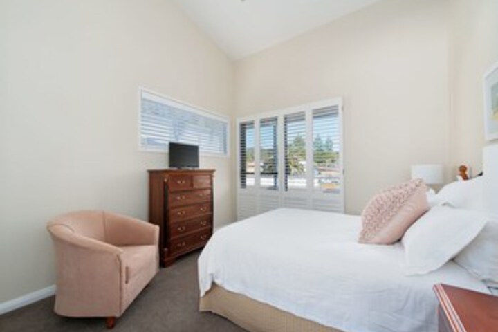 Room 12 of 20