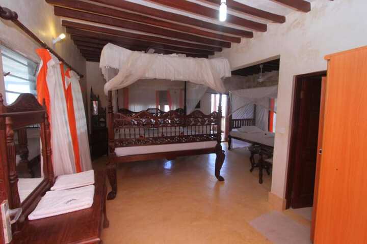 Room 14 of 21