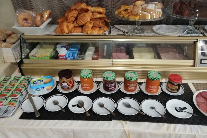 Breakfast/Coffee Service 43 of 52
