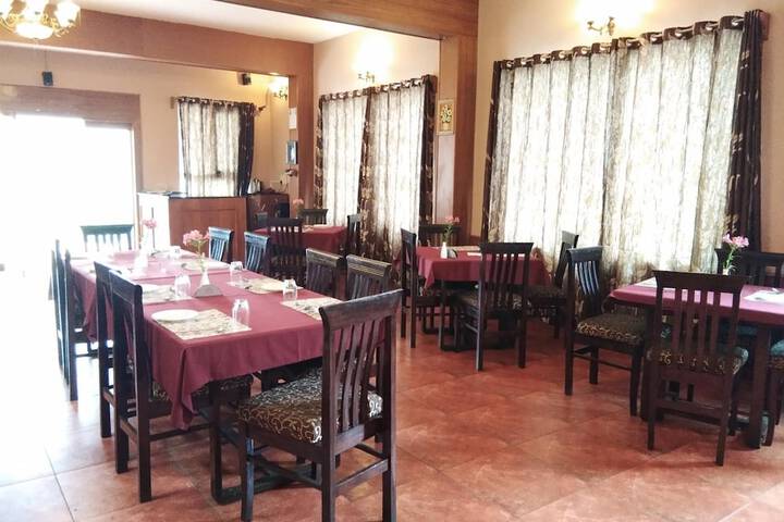 Dining Photos
