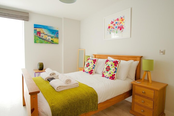 Room 5 of 20