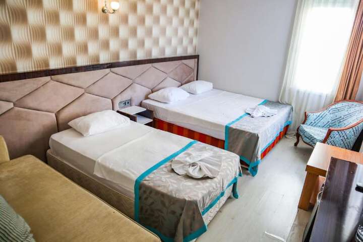 Room 10 of 25