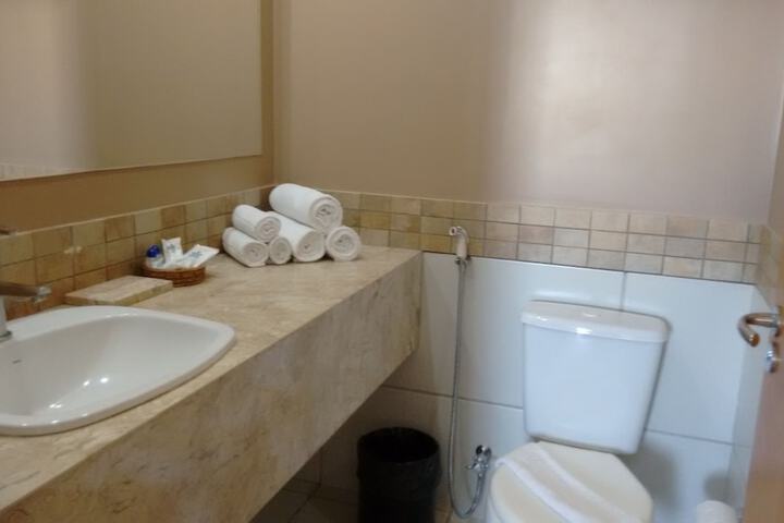 Room 15 of 33