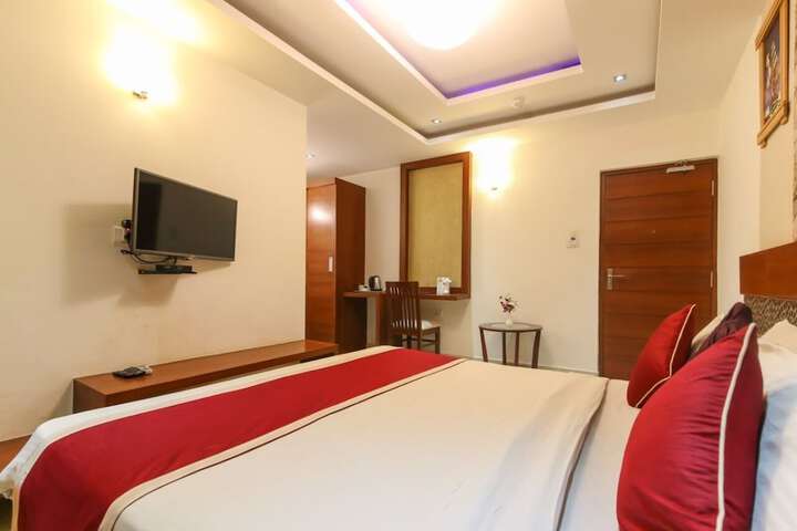 Room 32 of 74