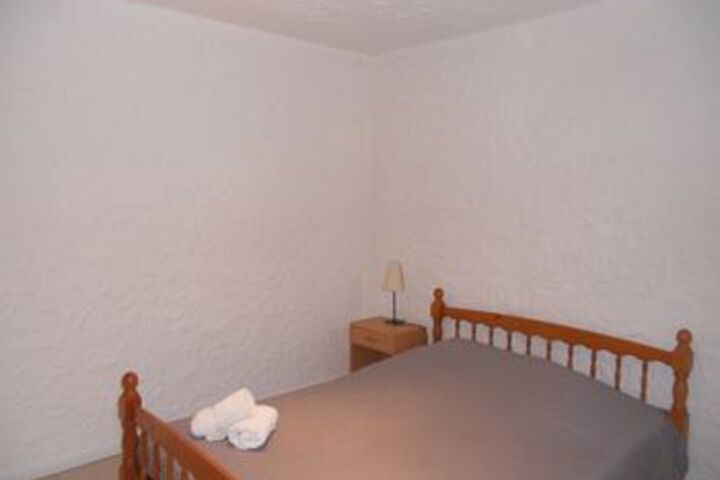 Room 27 of 60